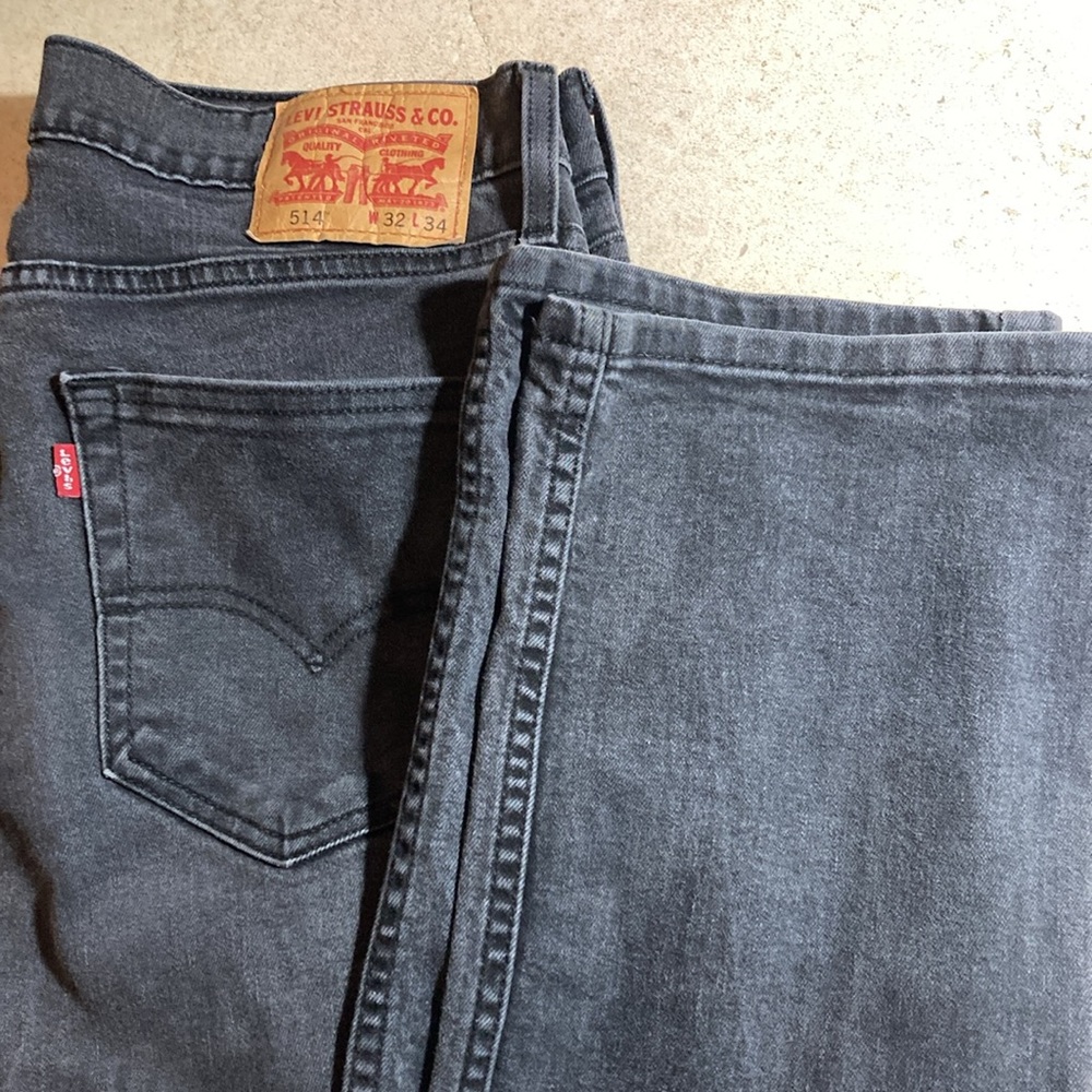 Levi’s 514 32/34  Gray Jeans